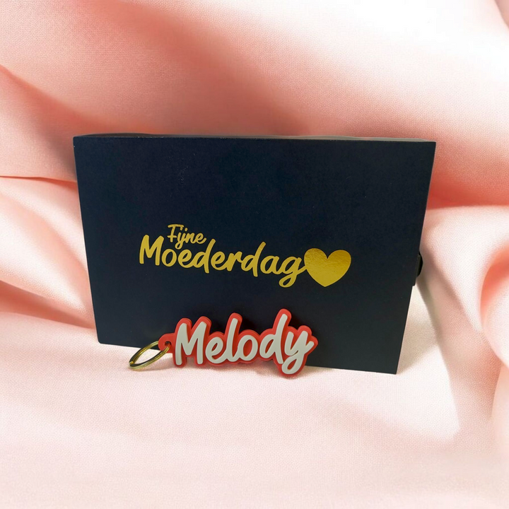 Persoonlijk moederdagcadeau: gepersonaliseerde sleutelhanger met naam voor mama