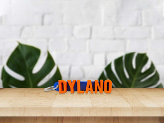 Sleutelhanger met naam in twee kleuren